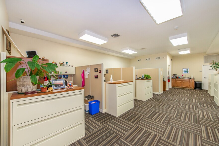 More Photos Of 885-889 Teaneck Rd, Teaneck Freestanding For Lease