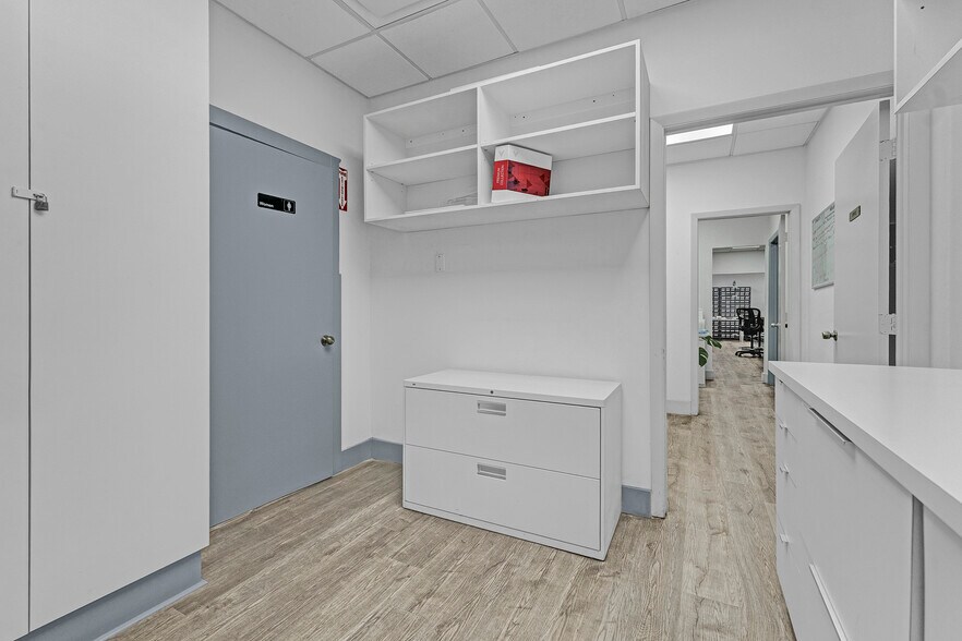 More Photos Of 6850 NW 74th St, Medley Warehouse For Sale