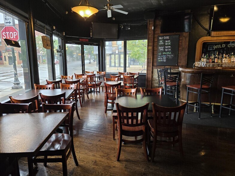 More Photos Of 4263 Lincoln Ave, Chicago Restaurant For Lease