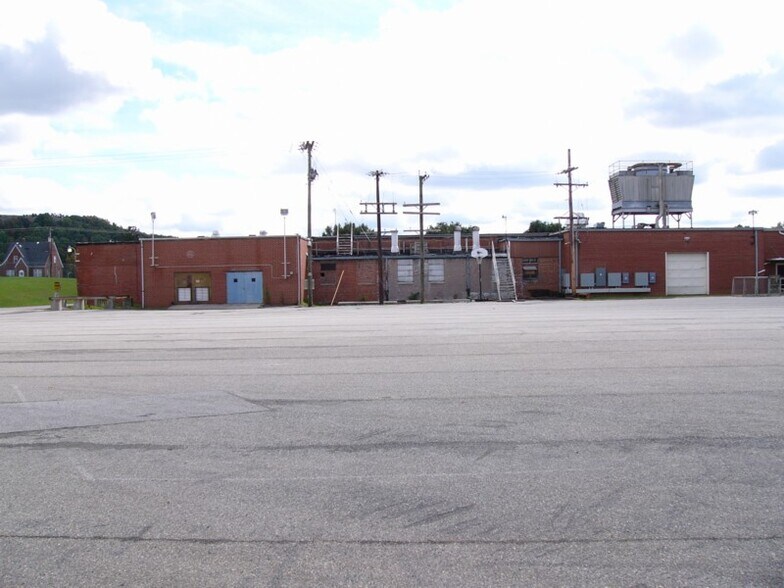 More Photos Of 129 Pell Ave, Rocky Mount Warehouse For Sale