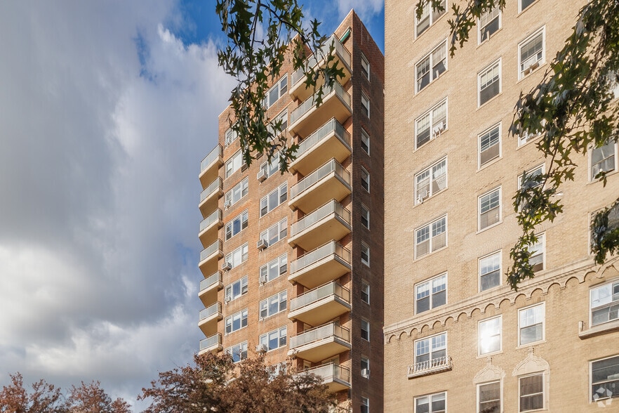 More Photos Of 34 Plaza St E, Brooklyn Apartments For Lease