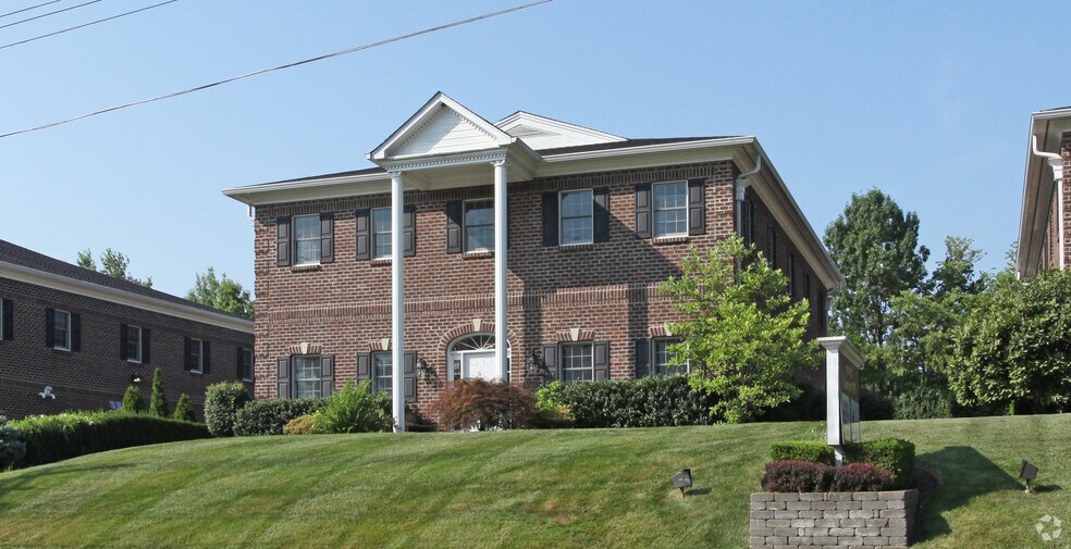 More Photos Of 4365 Harrison Ave, Cincinnati Office For Lease