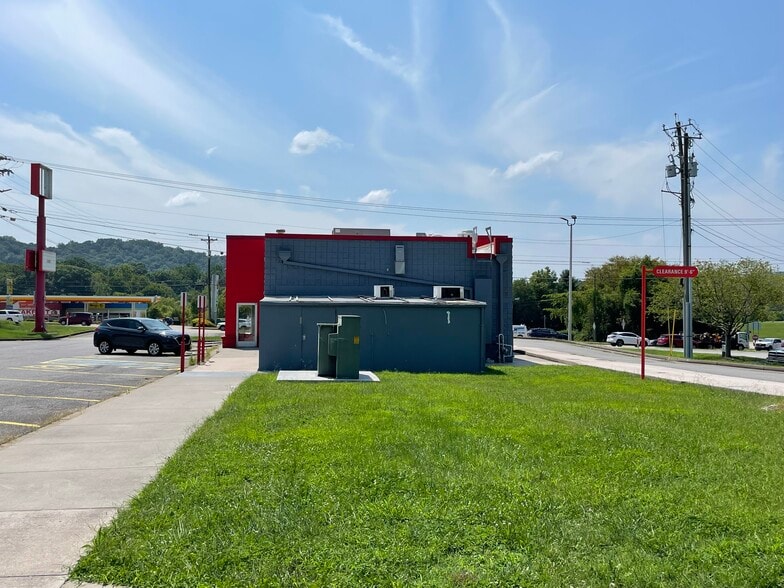 More Photos Of 405 E Emory Rd, Powell General Retail For Sale