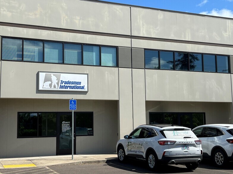 More Photos Of 5250 High Banks Rd, Springfield Warehouse For Lease