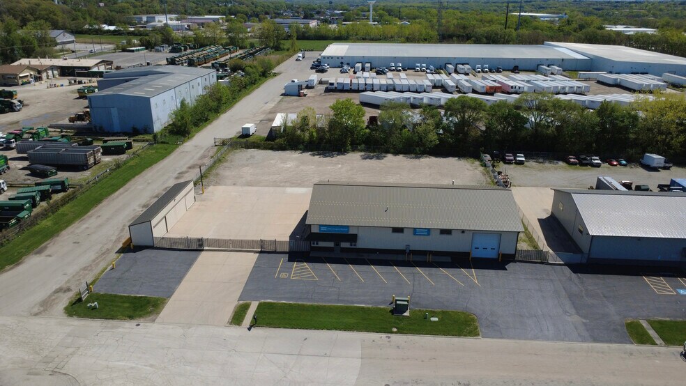 Primary Photo Of 2134 Maxim Dr, Joliet Service For Lease