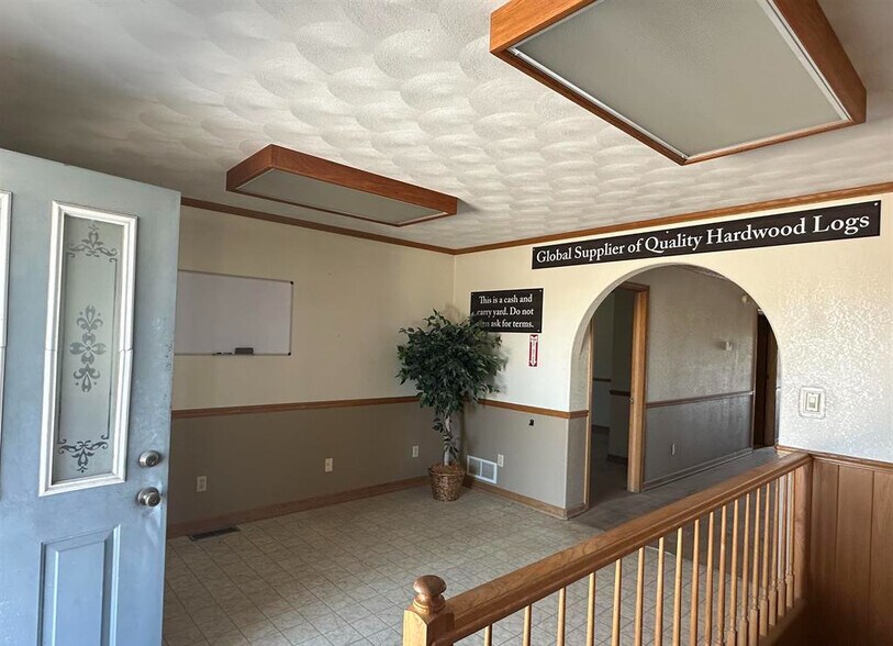 More Photos Of 8727 Arenzville Rd, Beardstown Warehouse For Sale