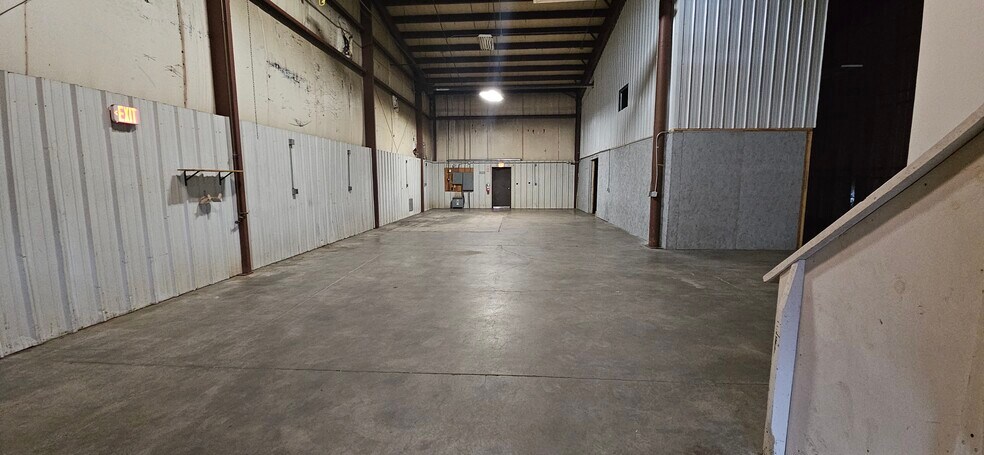More Photos Of 3132 Louis Ave, Eau Claire Warehouse For Lease
