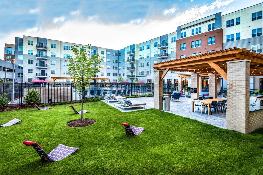 More Photos Of 145 Front St, Worcester Apartments For Lease