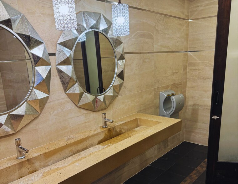 More Photos Of 16766 Bernardo Center Dr, San Diego Medical For Sale