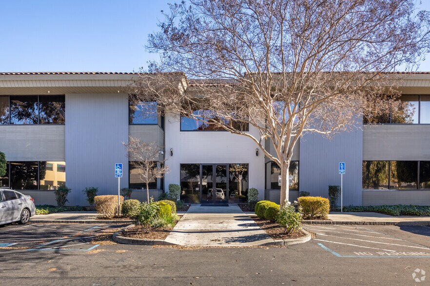 More Photos Of 6830 Via del Oro, San Jose Office For Lease