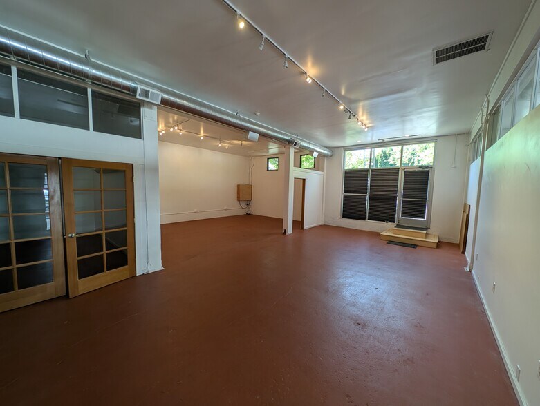 More Photos Of 8836 N Lombard St, Portland Storefront For Lease