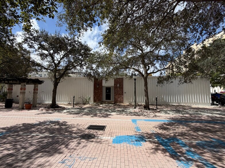 Primary Photo Of 600 Datura St, West Palm Beach Freestanding For Lease