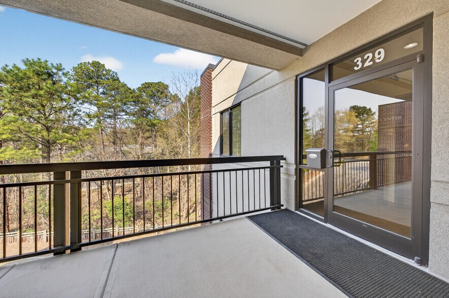More Photos Of 329 Providence Rd, Chapel Hill Office For Sale