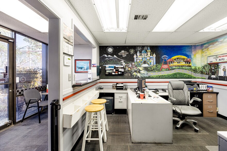 More Photos Of 1010-1016 W Barkley Ave, Orange Warehouse For Sale