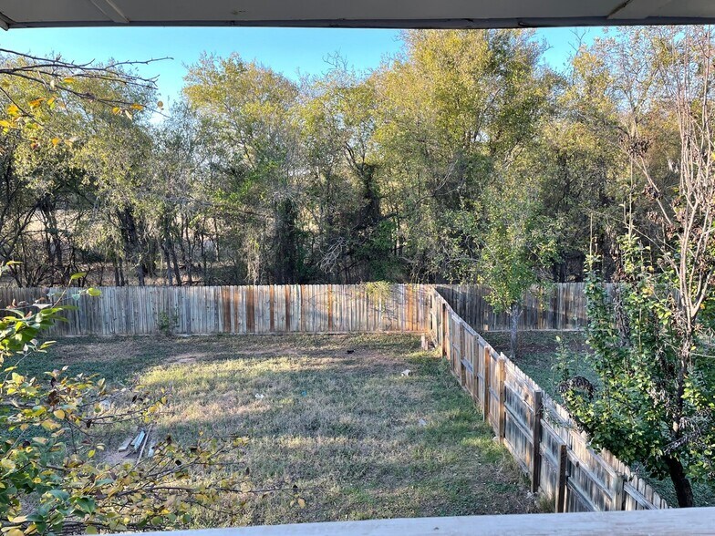 More Photos Of 613 Central Texas Expy, Lampasas Multifamily For Sale