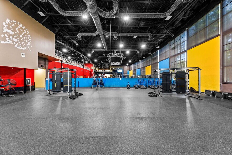 More Photos Of 1900 Del Paso Rd, Sacramento Health Club For Lease