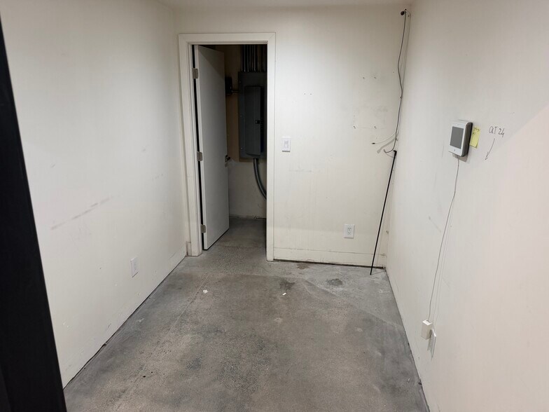 More Photos Of 2092 Concourse Dr, San Jose General Retail For Sale