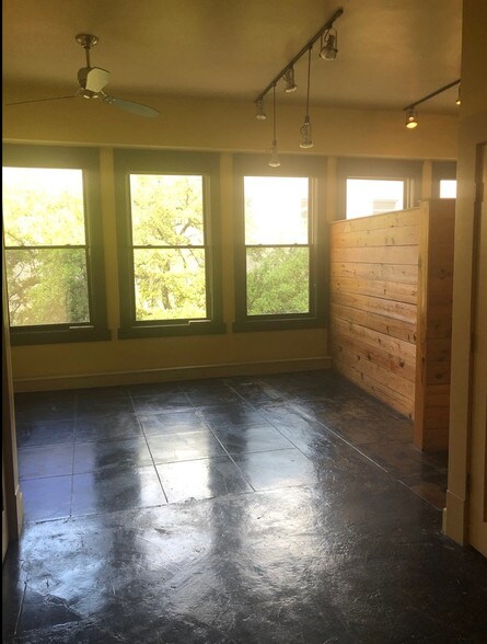 More Photos Of 124 E Crockett St, San Antonio Loft Creative Space For Lease