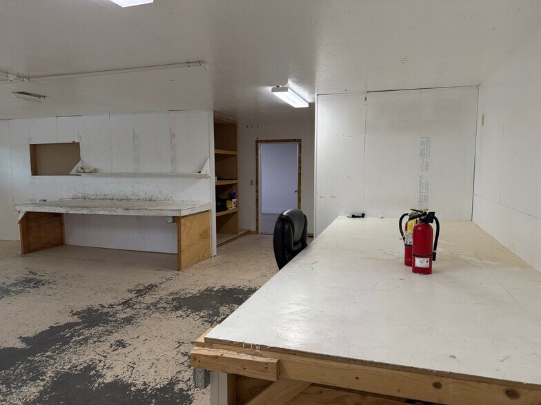 More Photos Of 555 Spring Creek Rd, Montrose General Retail For Sale