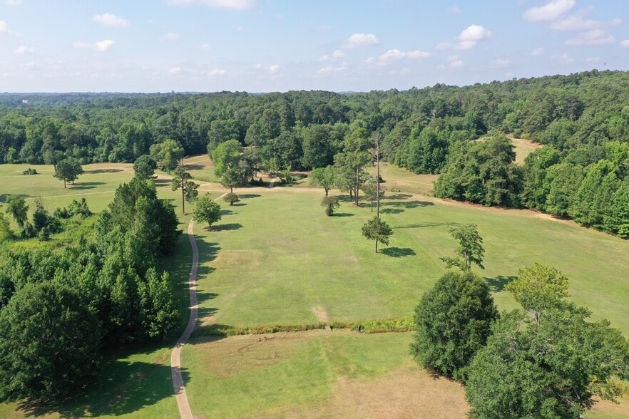 More Photos Of 2130 Country Club Rd, Palestine Golf Course Driving Range For Sale