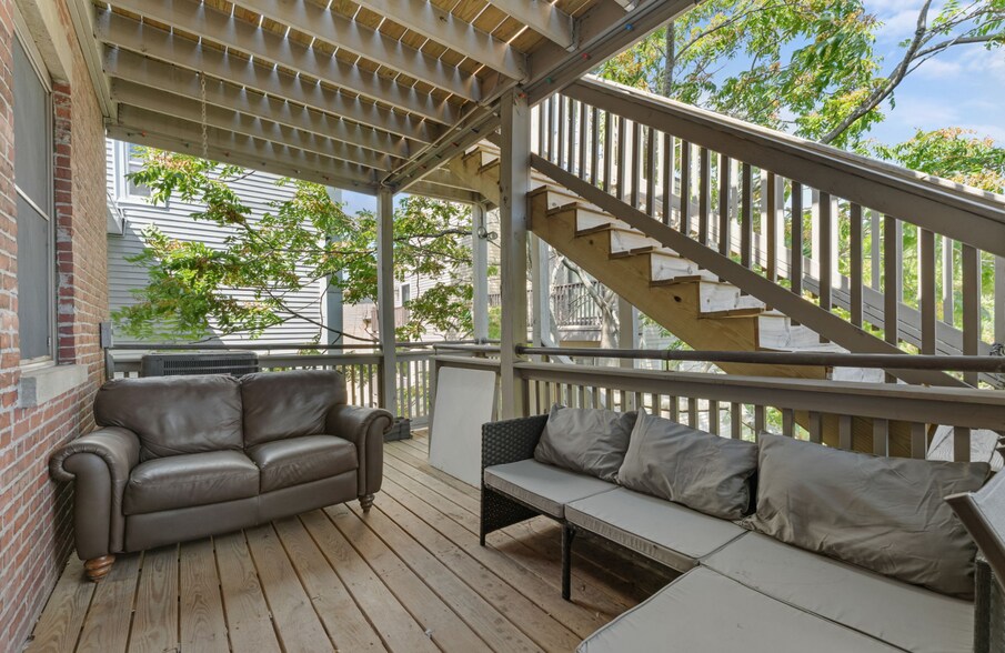 More Photos Of 262-264 W Broadway, South Boston Apartments For Sale