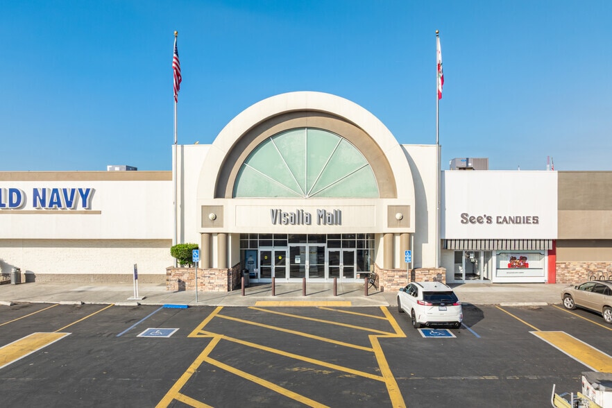 More Photos Of 2031 S Mooney Blvd, Visalia Unknown For Lease