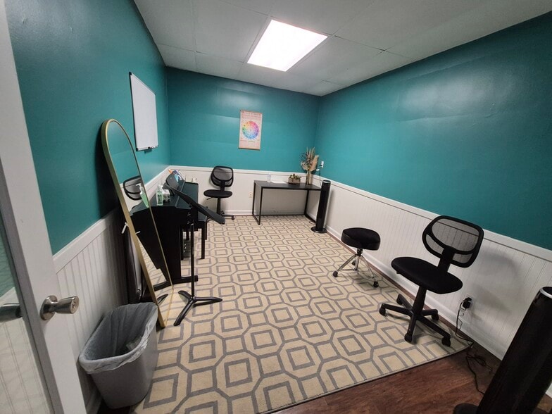 More Photos Of 2119 Central Ave, Middletown Office For Lease