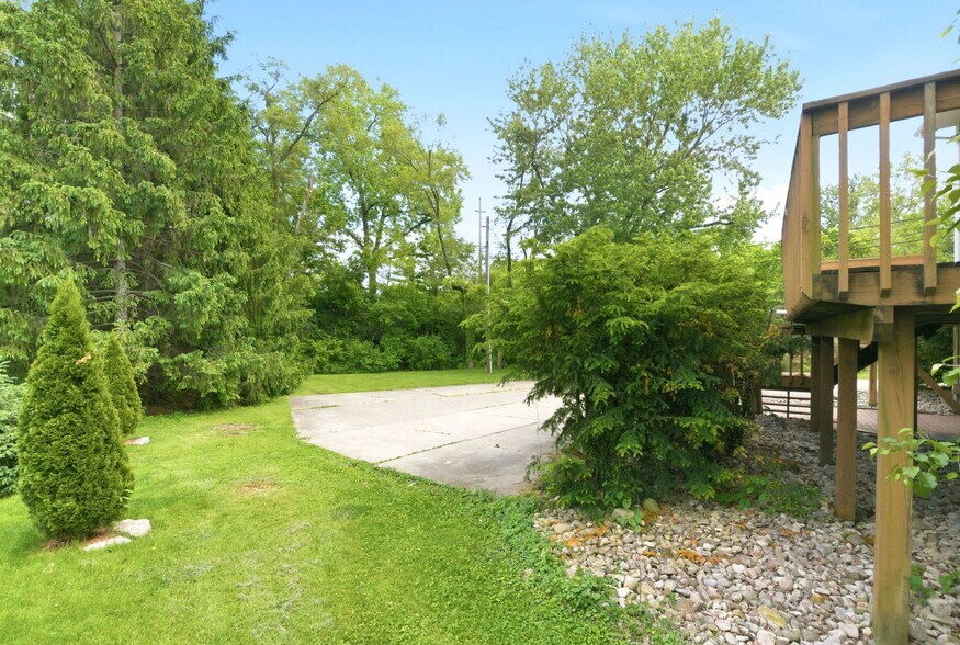 More Photos Of 10 Fairway Dr, Springboro Office Residential For Sale
