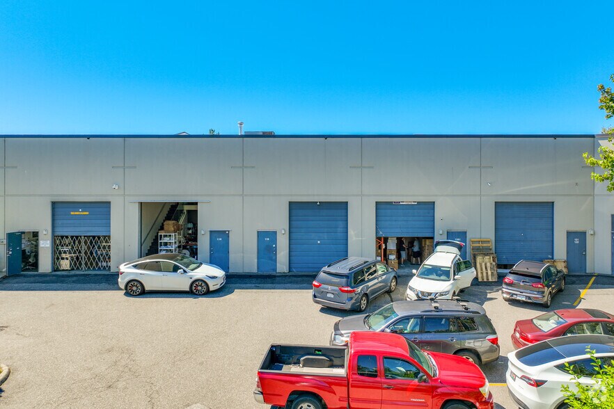 More Photos Of 3989 Henning Dr, Burnaby Research And Development For Lease