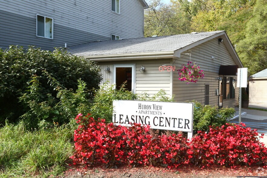 More Photos Of 831 Green Rd, Ypsilanti Apartments For Sale