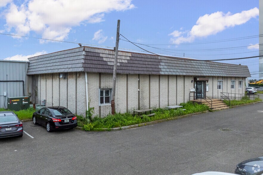 More Photos Of 3539 Hampton Rd, Oceanside Warehouse For Sale