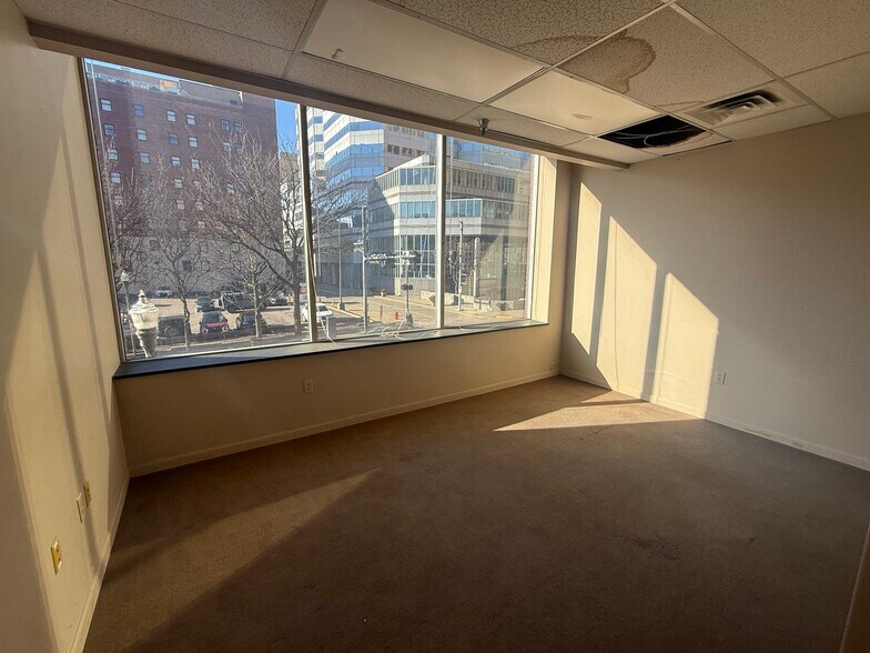 More Photos Of 208-210 Grant St, Pittsburgh Medical For Lease