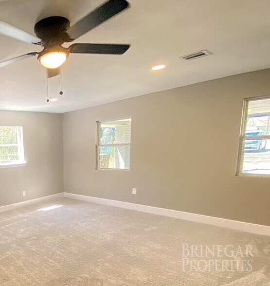 More Photos Of 601 Spring St, Round Rock Office Residential For Lease