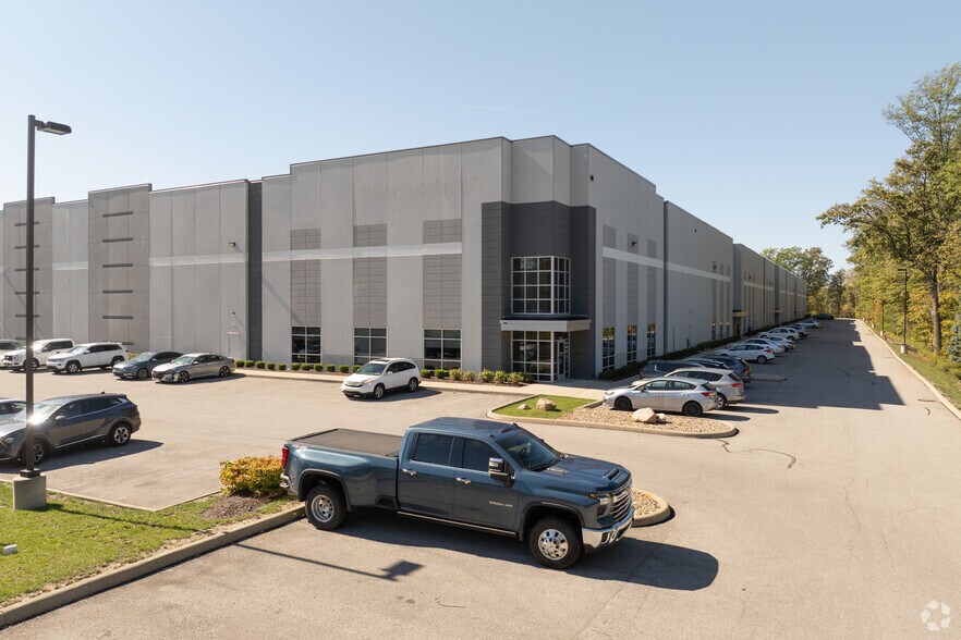 Primary Photo Of 14450-14580 Foltz Pky, Strongsville Warehouse For Lease