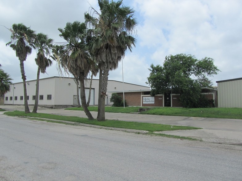 Primary Photo Of 301 W 44th St, Corpus Christi Manufacturing For Lease