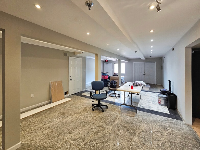 More Photos Of 6301 Foxley Rd, Upper Marlboro Light Manufacturing For Sale