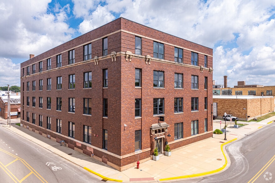 Primary Photo Of 251-261 S River St, Aurora Warehouse For Sale