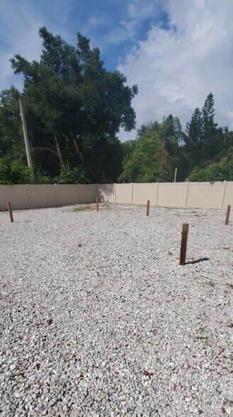 More Photos Of 1245 N Pine Hills Rd, Orlando Office Residential For Lease