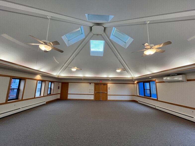 More Photos Of 84 Scio St, Rochester Storefront Retail Office For Lease