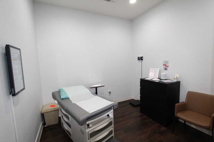 More Photos Of 8350 E Kemper Rd, Cincinnati Medical For Sale