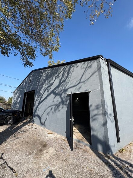 More Photos Of 6251 Griggs Rd, Houston Warehouse For Sale