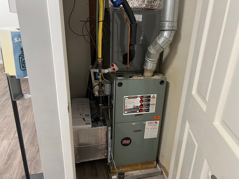 More Photos Of 5000 Lawndale Ave, Baltimore Office For Lease