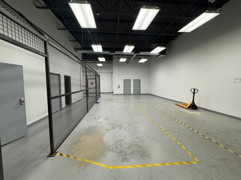 More Photos Of 1380 River Bend Dr, Dallas Office For Sale