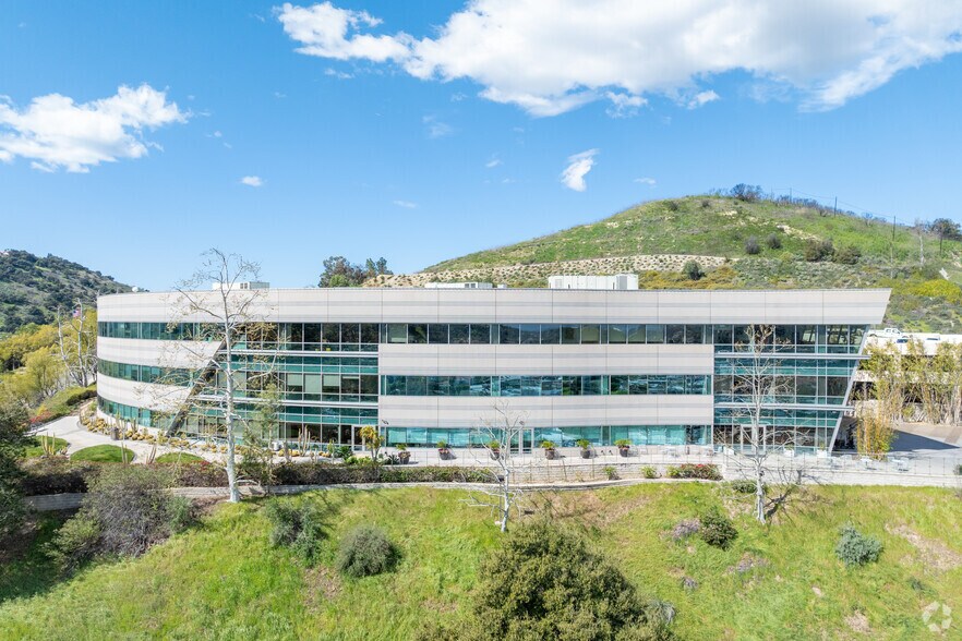 More Photos Of 24151 Ventura Blvd, Calabasas Office For Lease