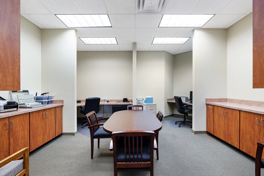 More Photos Of 3000-3026 Eastpoint Pky, Louisville Medical For Sale