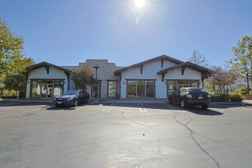 More Photos Of 29105-29125 Canwood St, Agoura Hills Restaurant For Lease