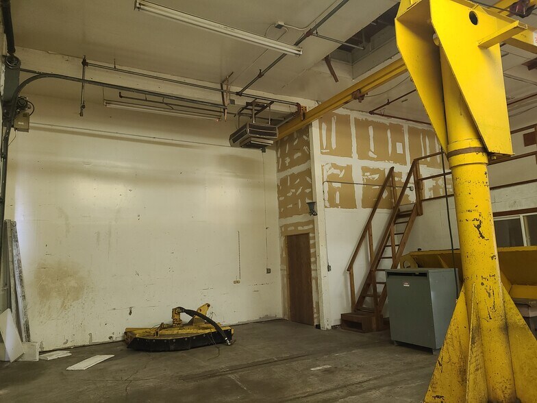 Primary Photo Of 410 W Enterprise Rd, Shelton Warehouse For Lease