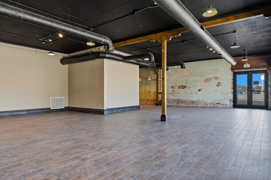 More Photos Of 215 N Western Ave, Oklahoma City Warehouse For Lease