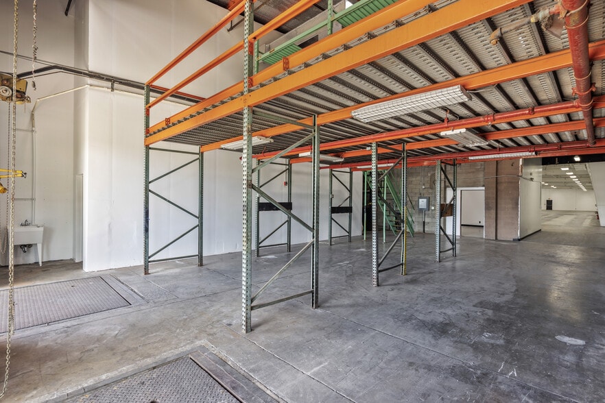 More Photos Of 91-1085 Lexington St, Kapolei Unknown For Lease
