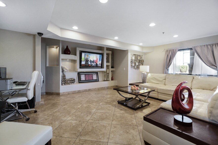 More Photos Of 1701 W Baseline Rd, Tempe Hotel For Sale